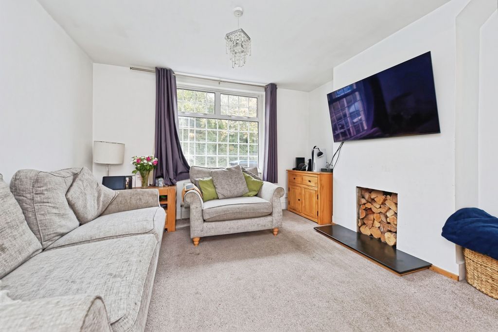 Property photo 2 of 17 Photo