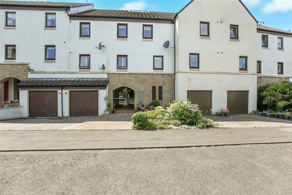 Property photo 1 of 18 Front