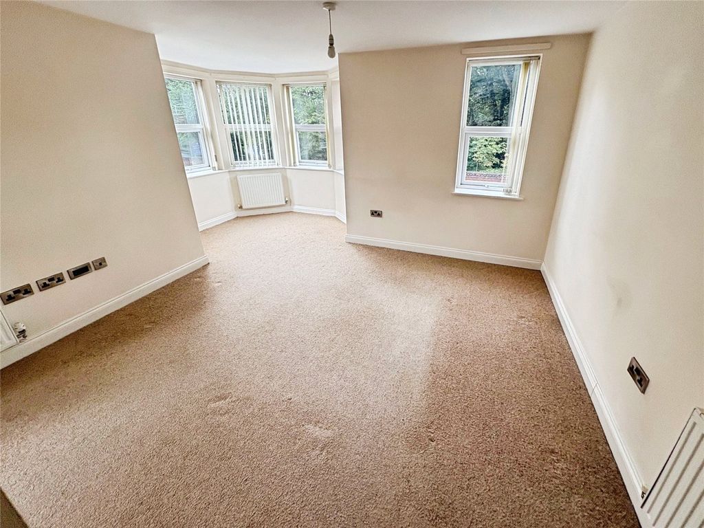 Property photo 2 of 7 Living Room
