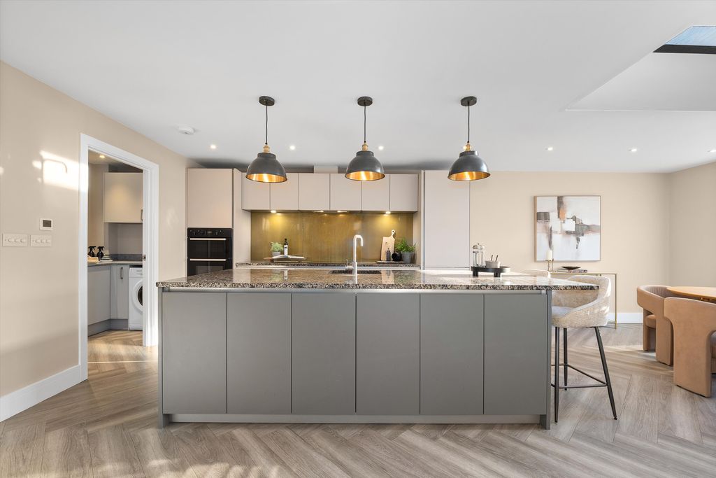 Property photo 3 of 25 Image