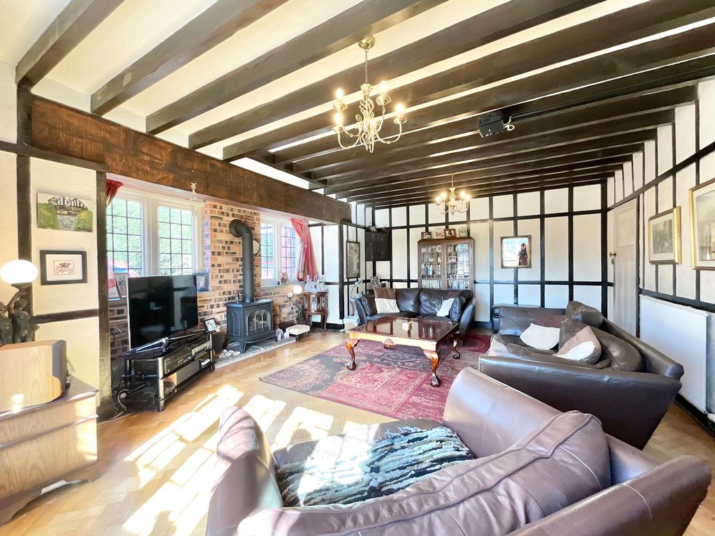 Property photo 3 of 35