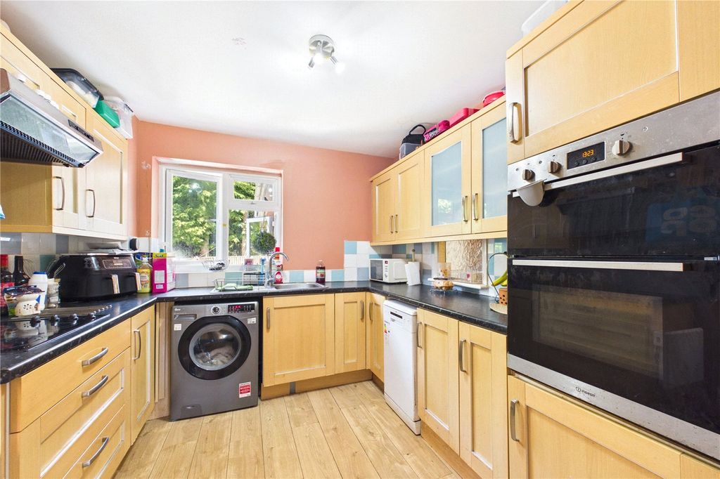 Property photo 2 of 12 Picture No. 23