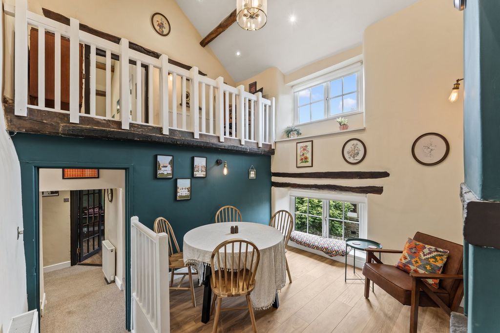 Property photo 3 of 48