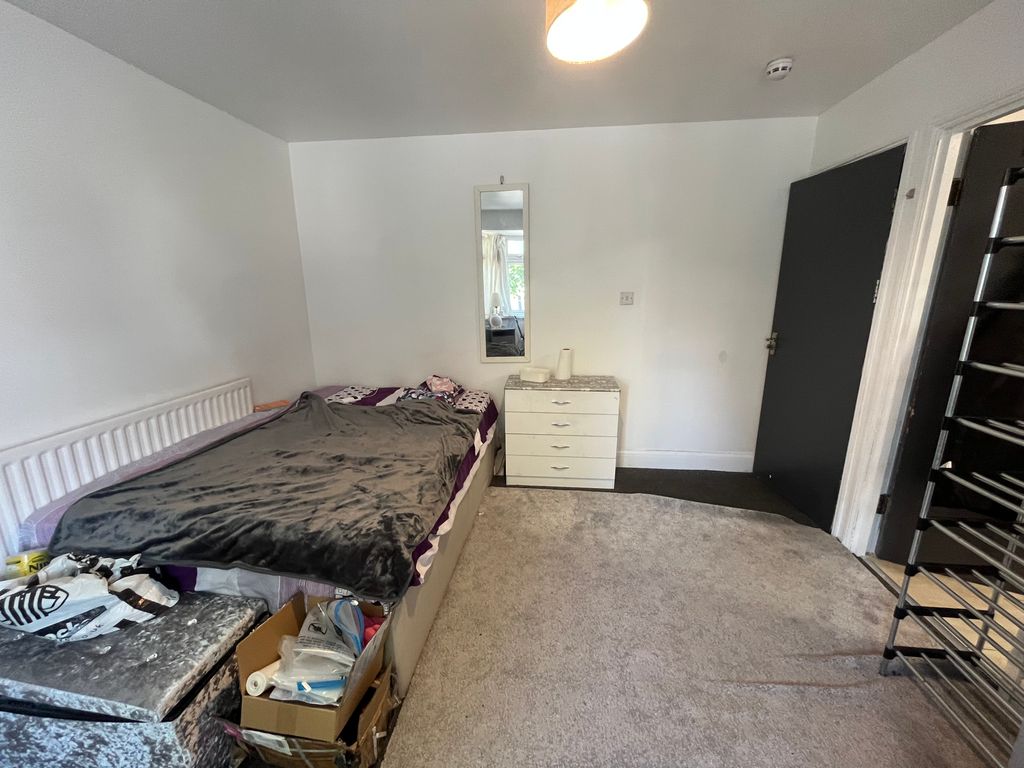 Property photo 2 of 9 385 -02