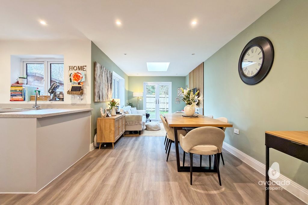 Property photo 3 of 18 4846585