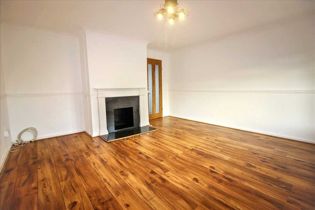 Property photo 2 of 10 Lounge