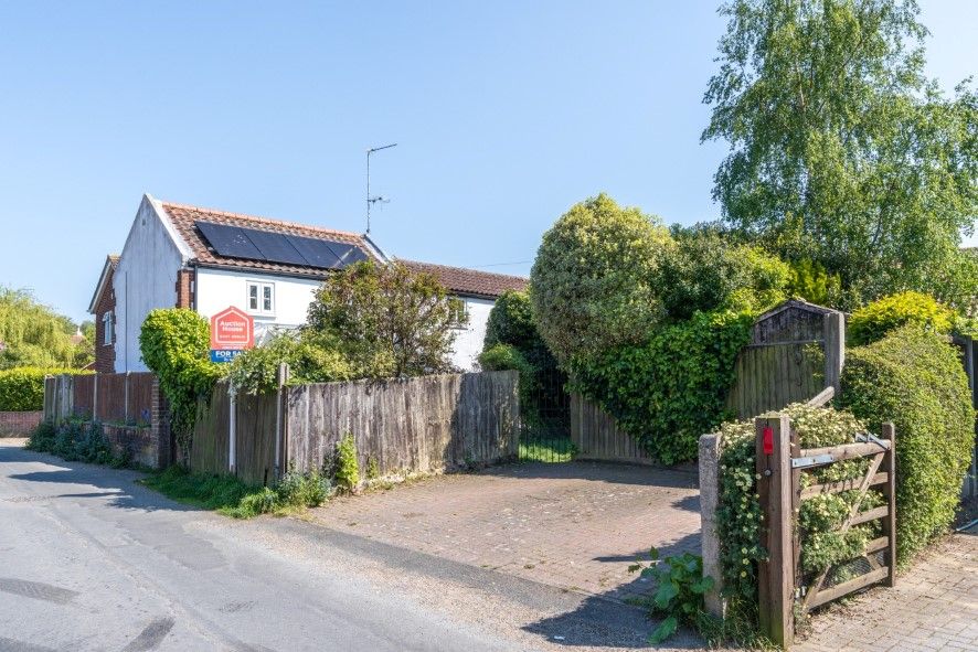 Property photo 2 of 32