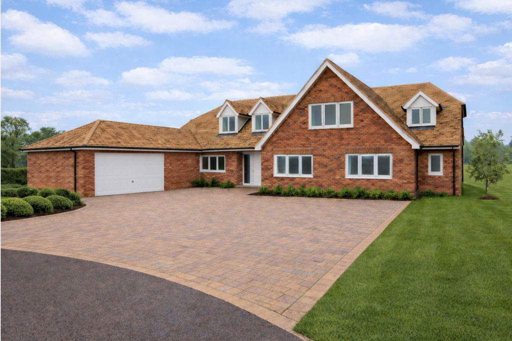 Property photo 2 of 12