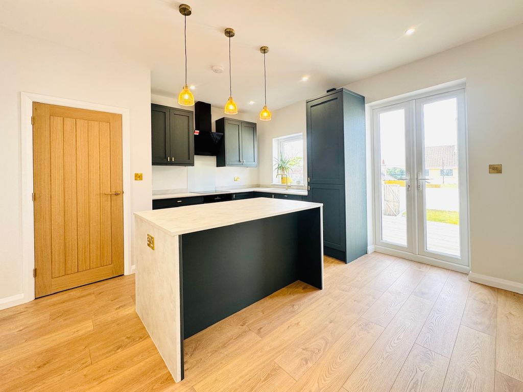 Property photo 1 of 17 Open Plan Kitchen