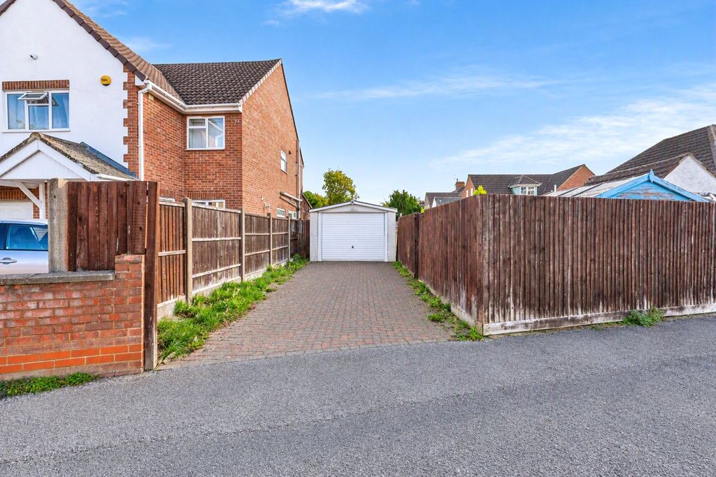 Property photo 3 of 19 Picture No. 03
