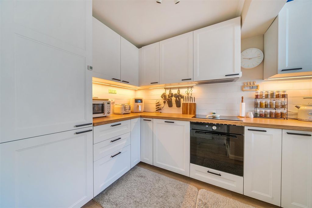 Property photo 2 of 19 Kitchen.Jpg