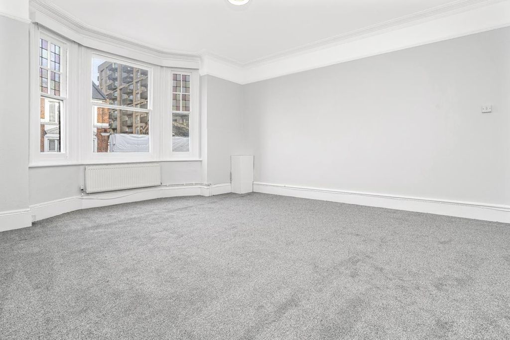 Property photo 2 of 11 Spacephoto (3).Jpg