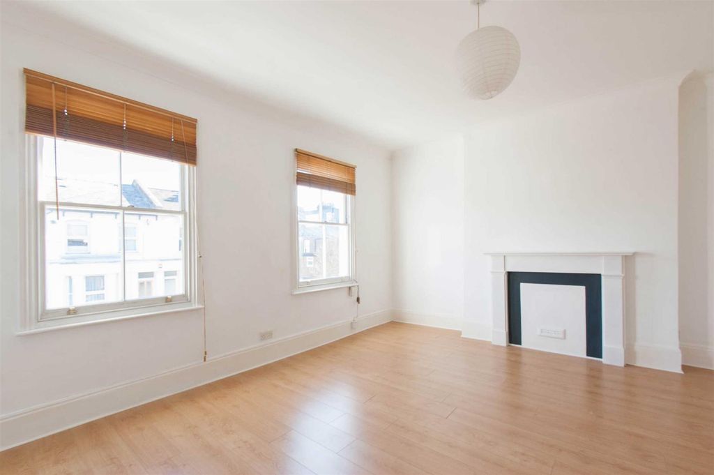 Property photo 2 of 6