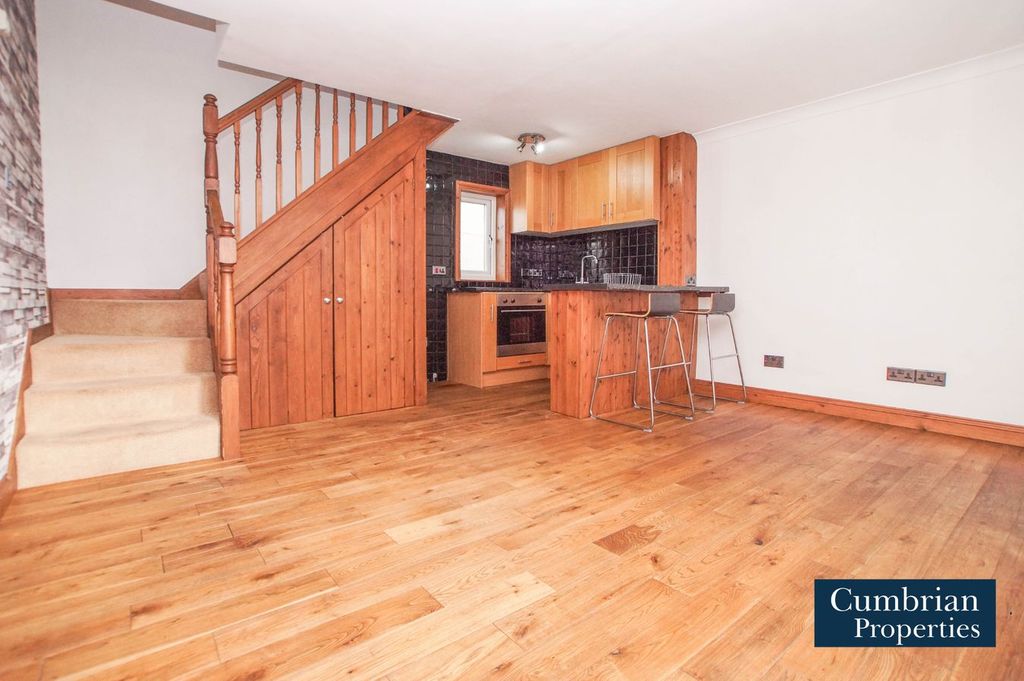 Property photo 2 of 8 Open-Plan Living/Kitchen