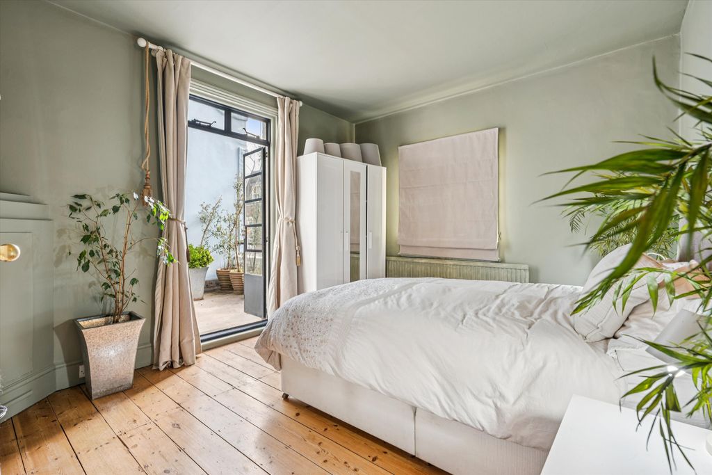 Property photo 3 of 16 Image