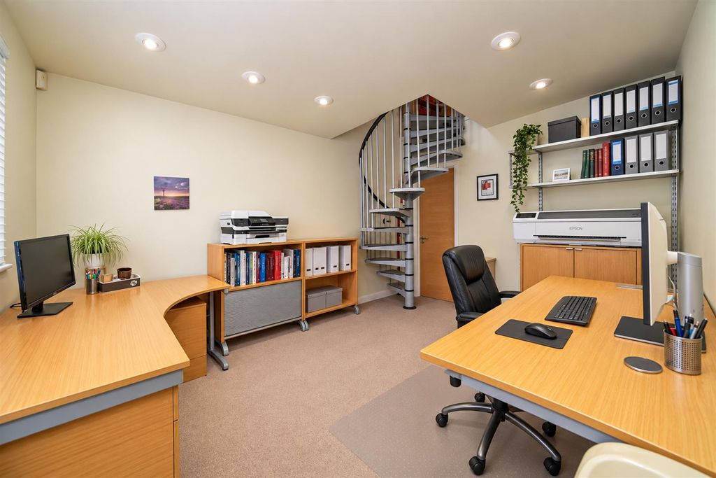 Property photo 3 of 23 The-Loft,-61A-Belswains-Lane-44.Jpg