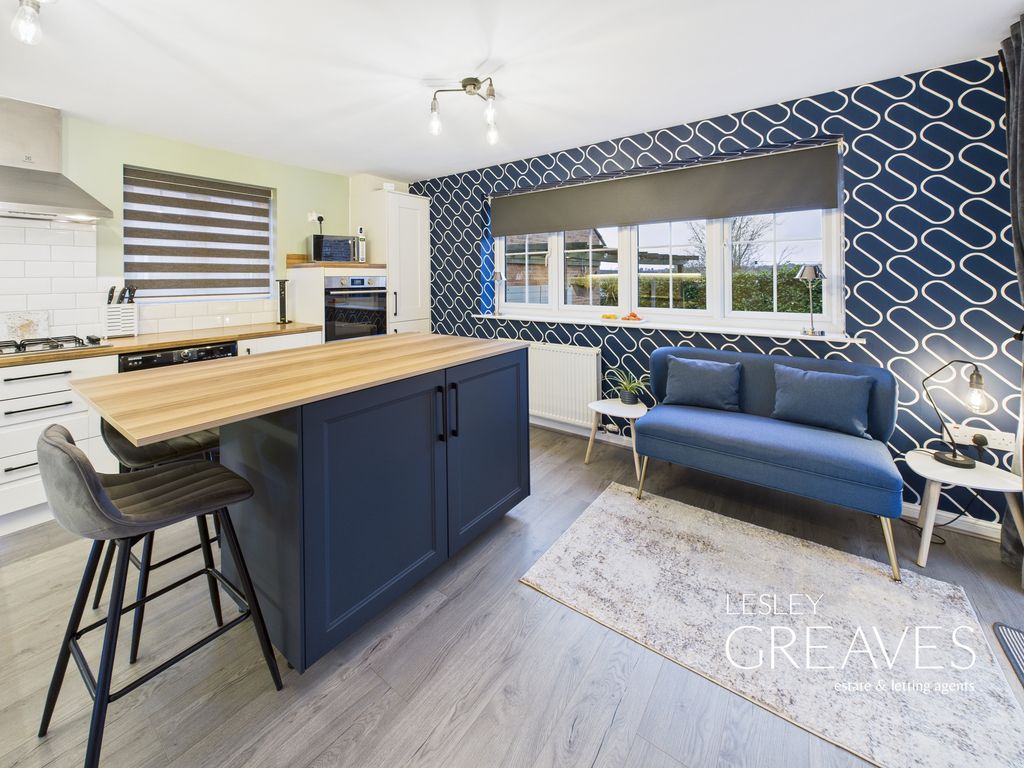 Property photo 3 of 28 Kitchen