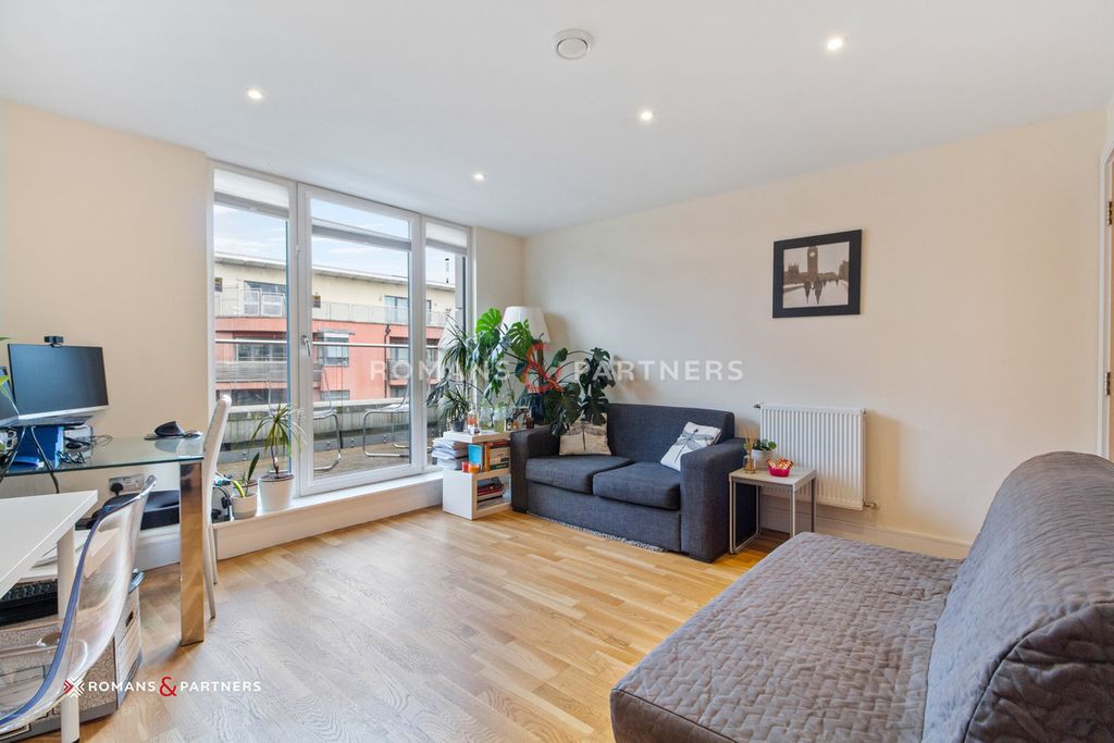 Property photo 1 of 12