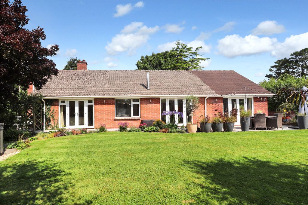 Property photo 2 of 38 Picture No. 45