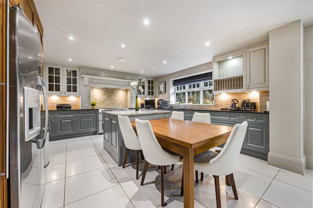 Property photo 2 of 29 Kitchen