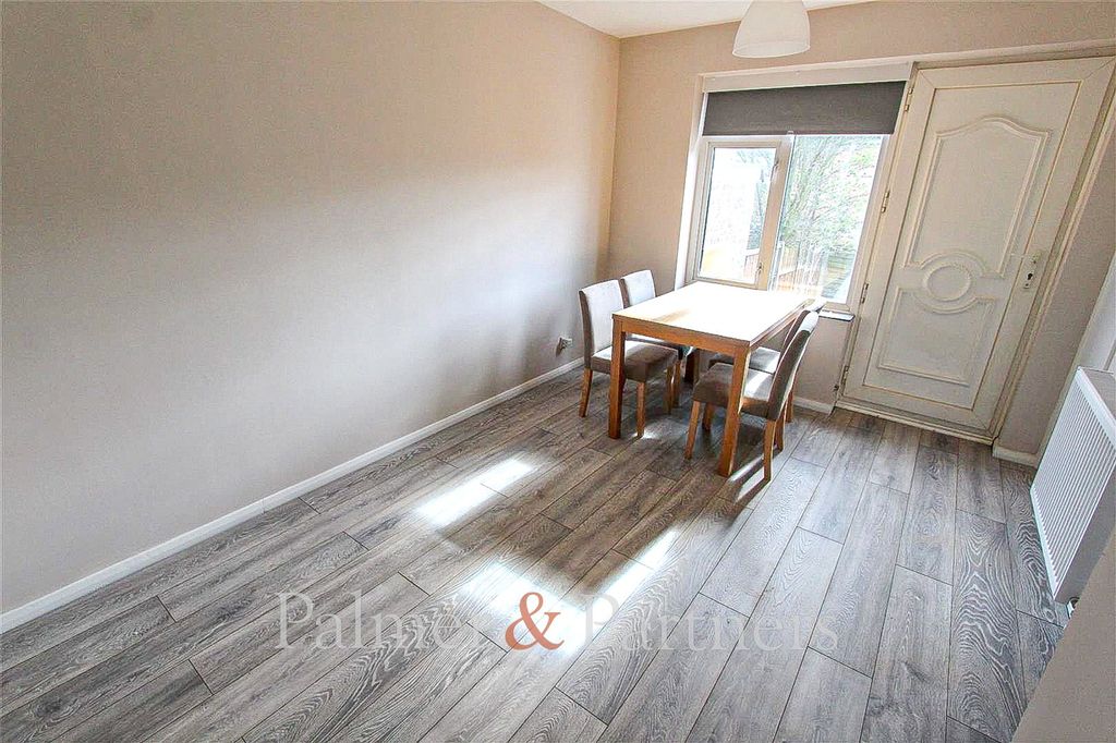 Property photo 3 of 8 Picture No. 17