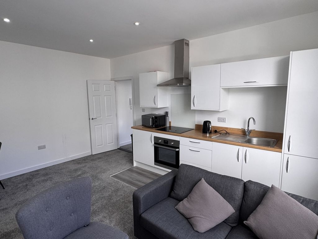 Property photo 3 of 12 Merchangt5857602-04-2026__18-26-56_Img_2395.Jpg