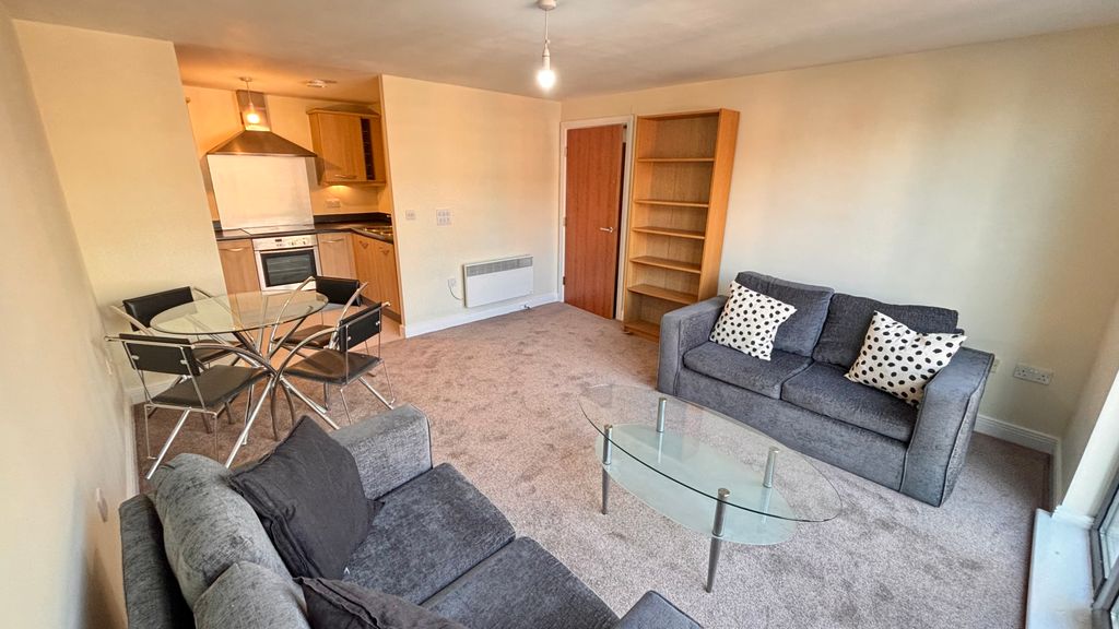 Property photo 2 of 14