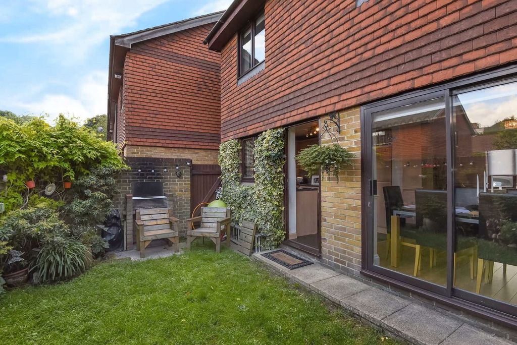 Property photo 2 of 7