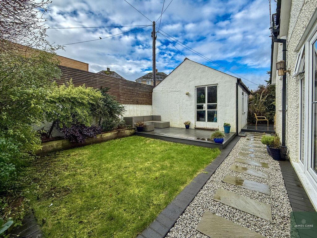 Property photo 3 of 22