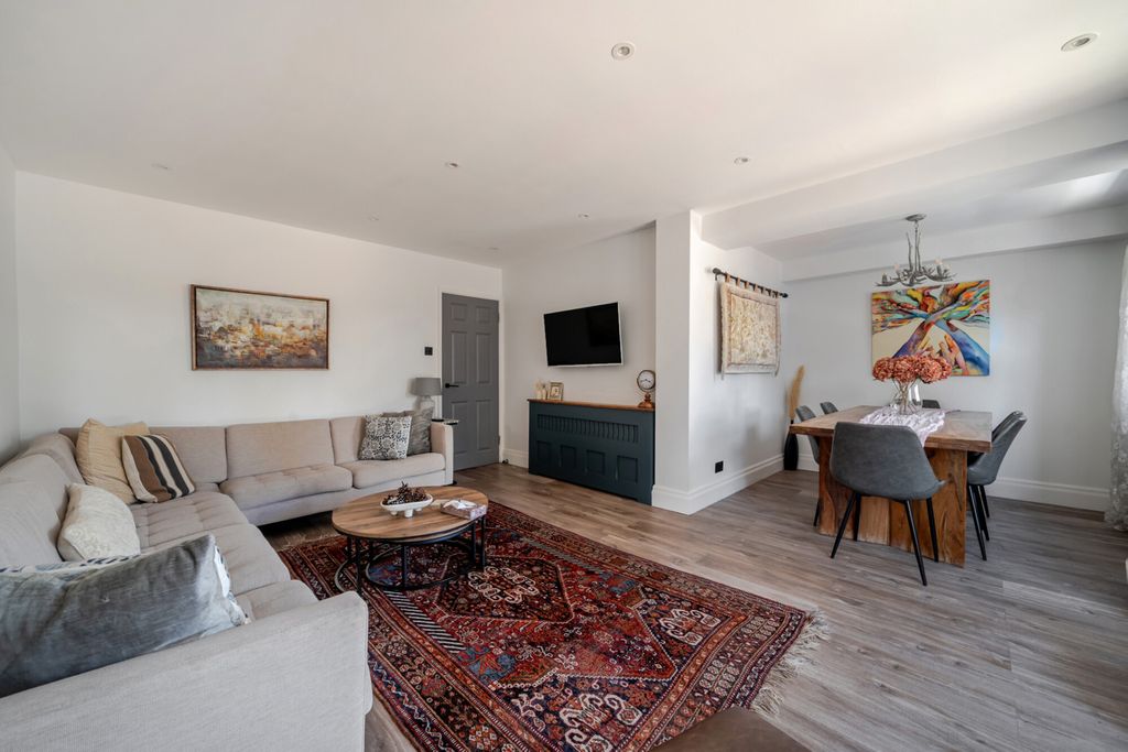 Property photo 1 of 17 1497276-7-6A67763...