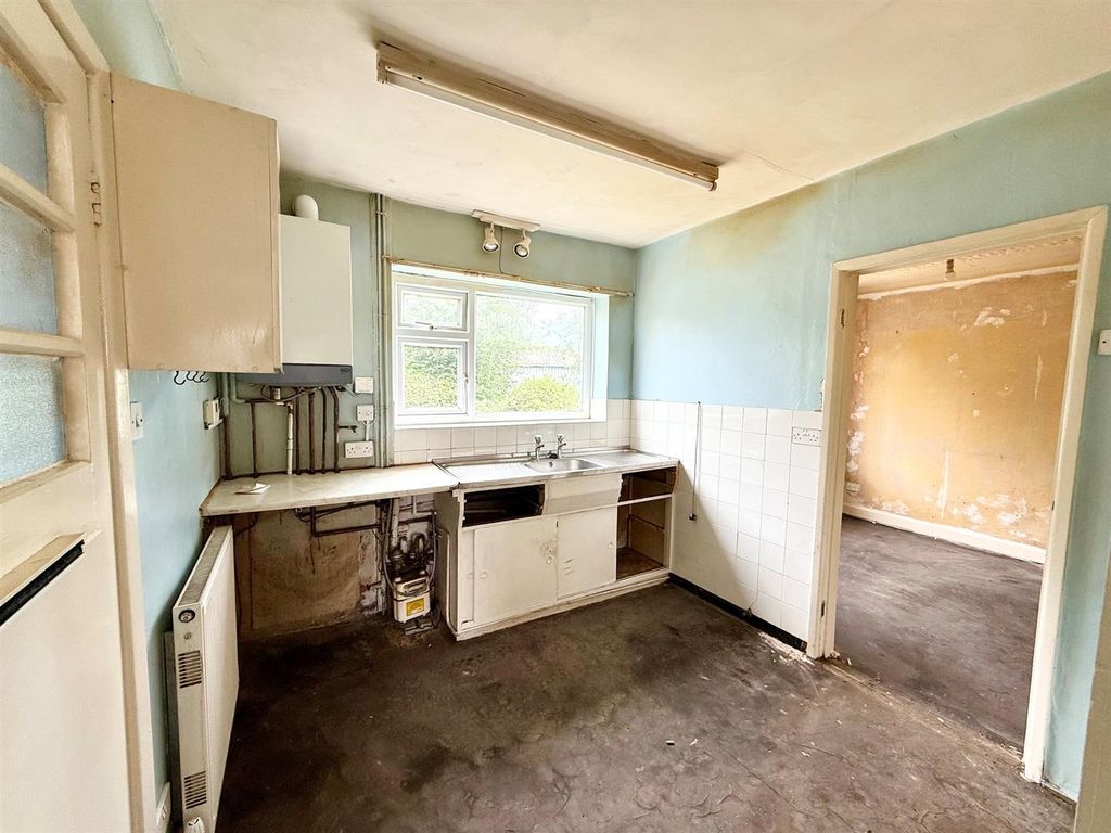 Property photo 2 of 12