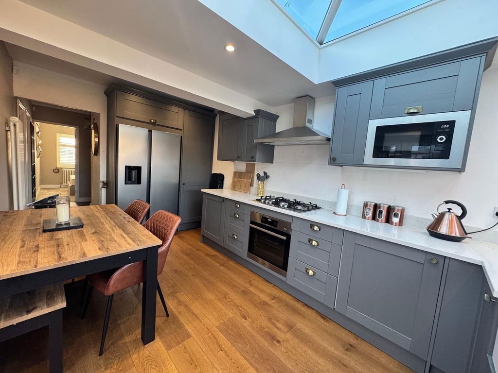 Property photo 3 of 23