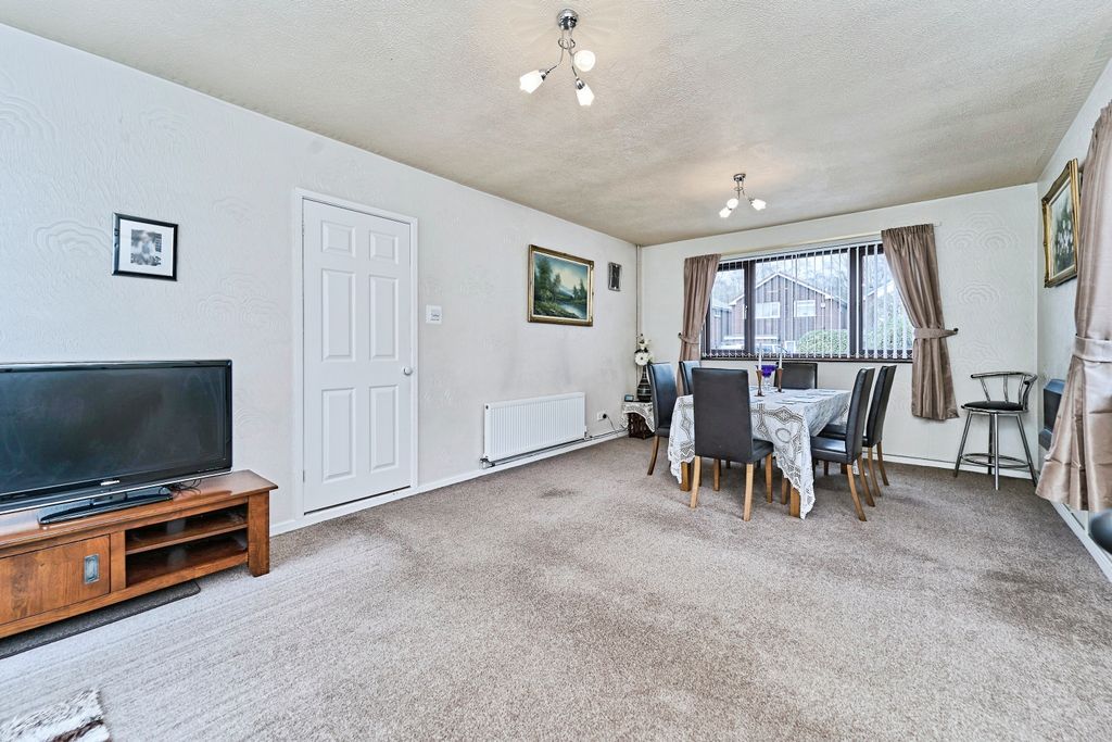 Property photo 3 of 15 Dining Room/Bedroom