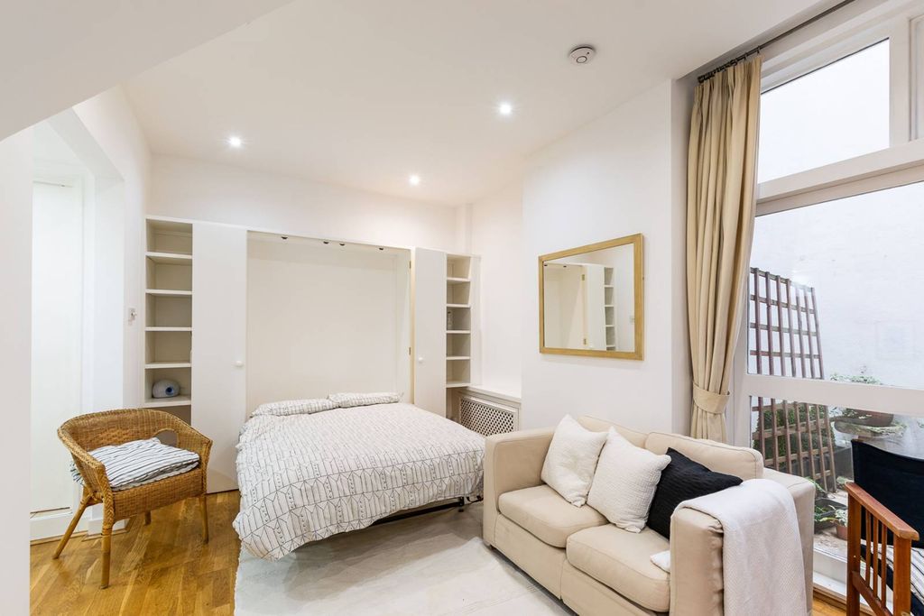 Property photo 3 of 8