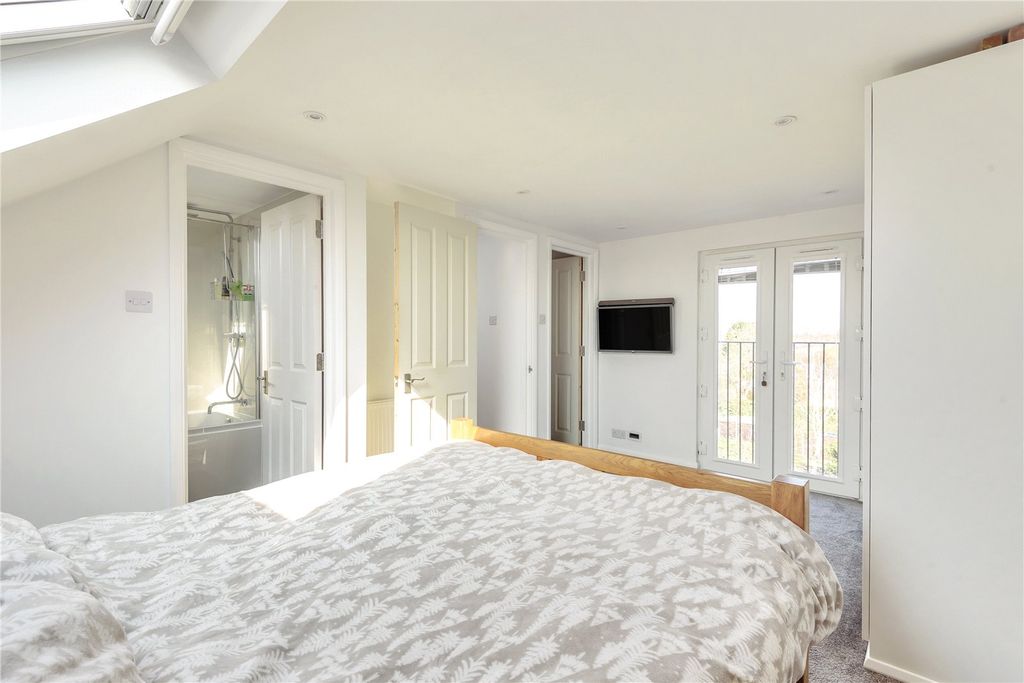 Property photo 2 of 15 Picture No. 05