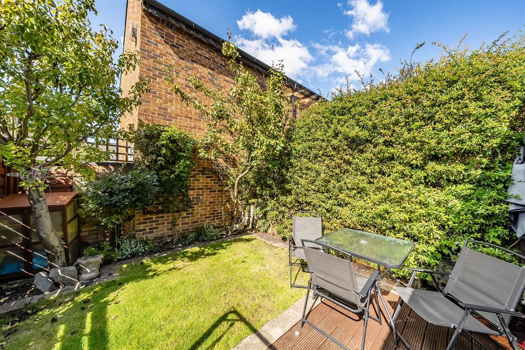 Property photo 2 of 16