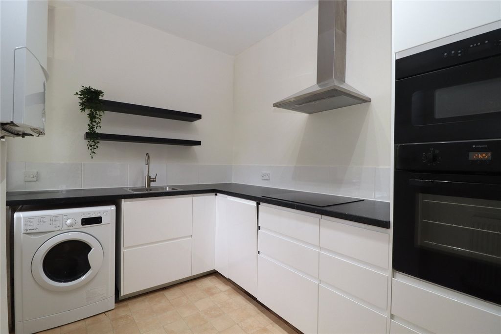 Property photo 2 of 13 Picture No. 20