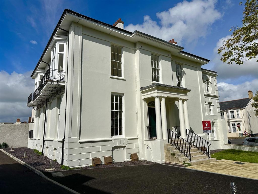 Property photo 1 of 12 External Elevation