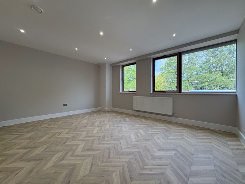 Property photo 3 of 6 Photo 5