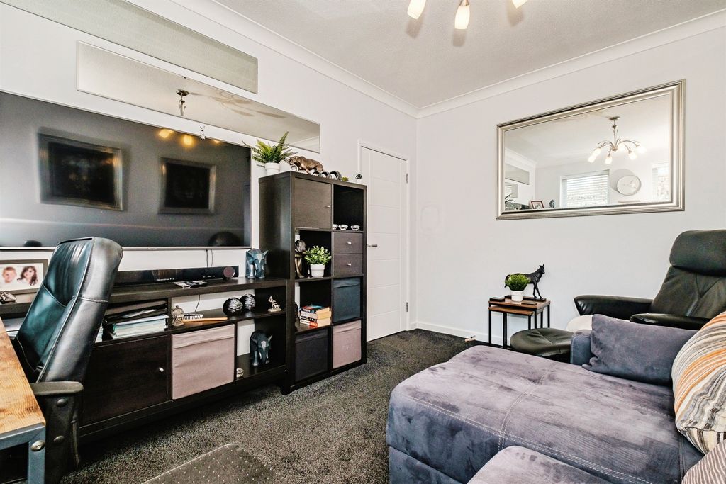 Property photo 2 of 19