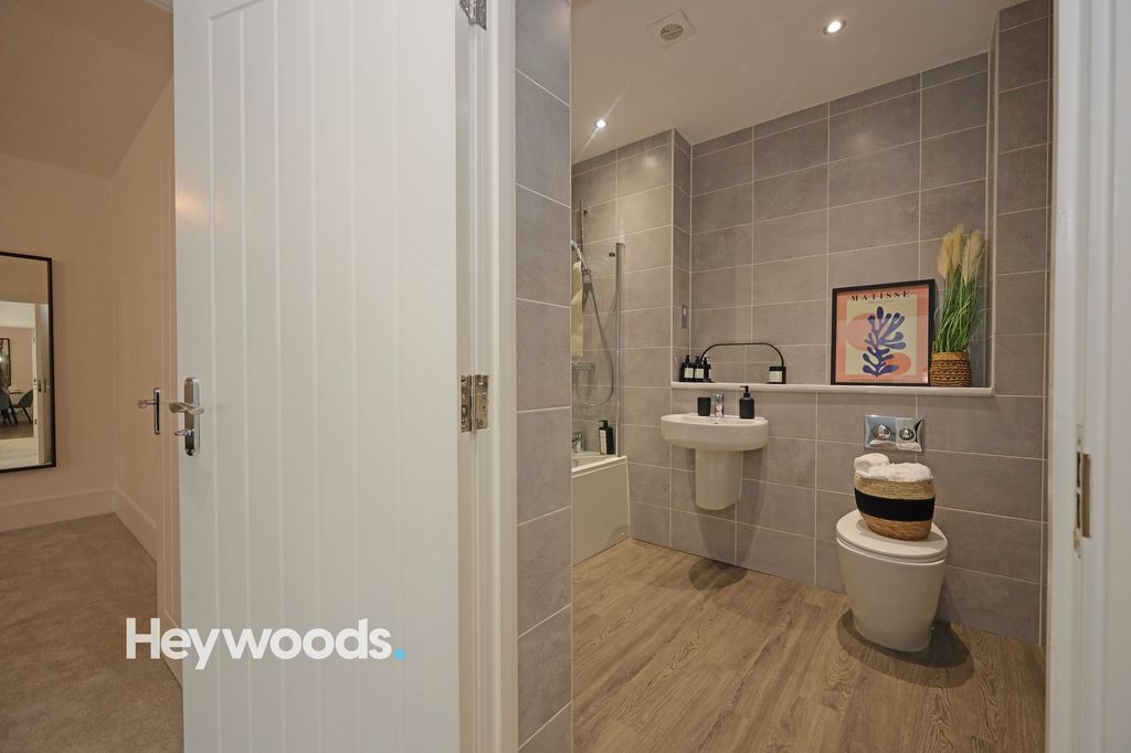 Property photo 2 of 42