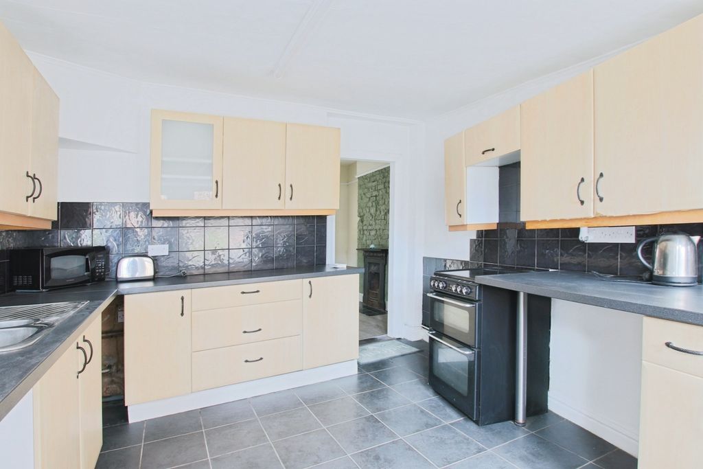 Property photo 2 of 15 4257765
