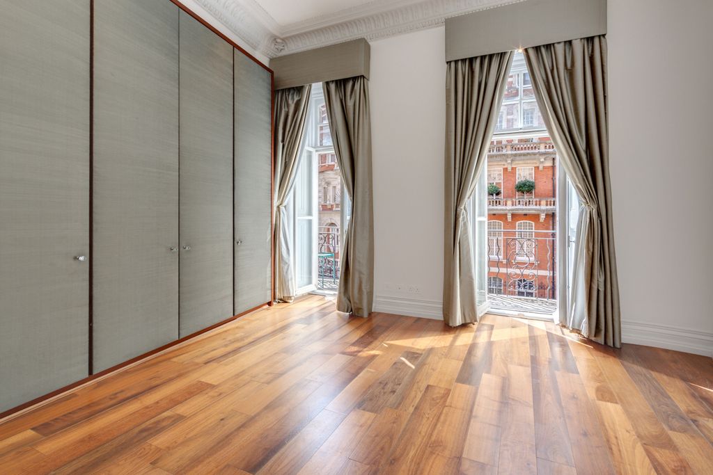 Property photo 3 of 13 8509