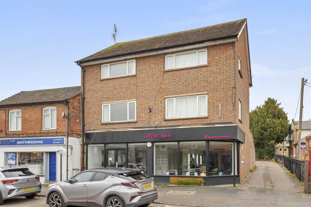 Property photo 2 of 12 Flat 2, 44 Bell Street, Hp27 Qad (Low Res)-11.Jpg