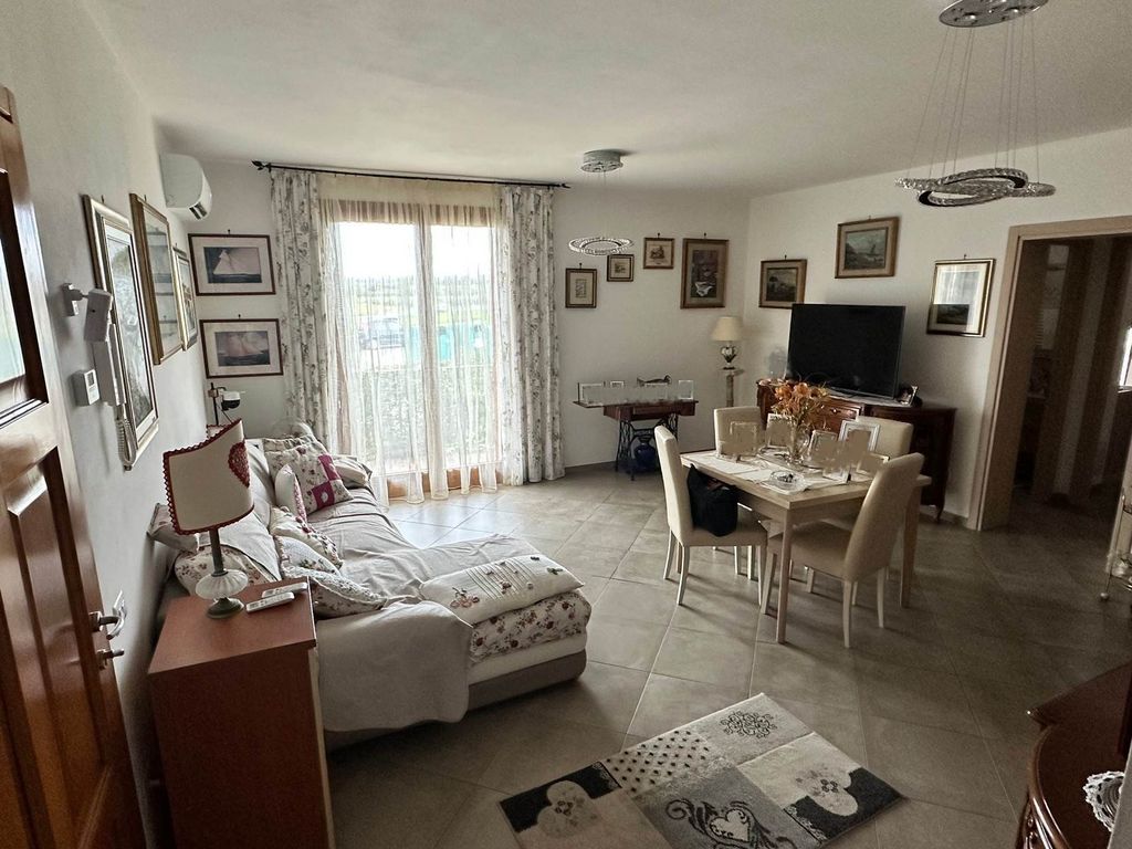 Property photo 2 of 30
