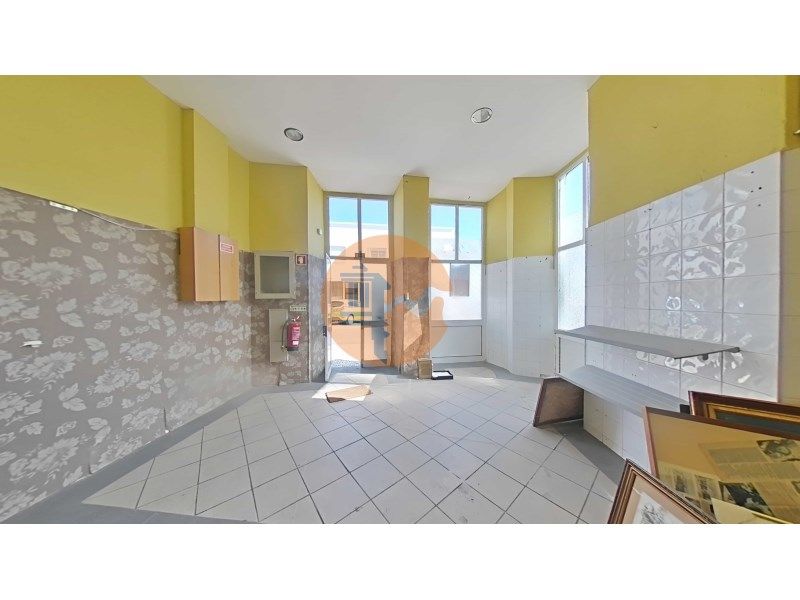 Property photo 1 of 39