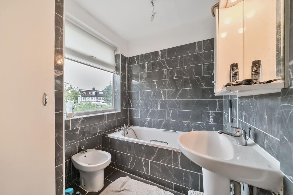 Property photo 3 of 12 Bathroom
