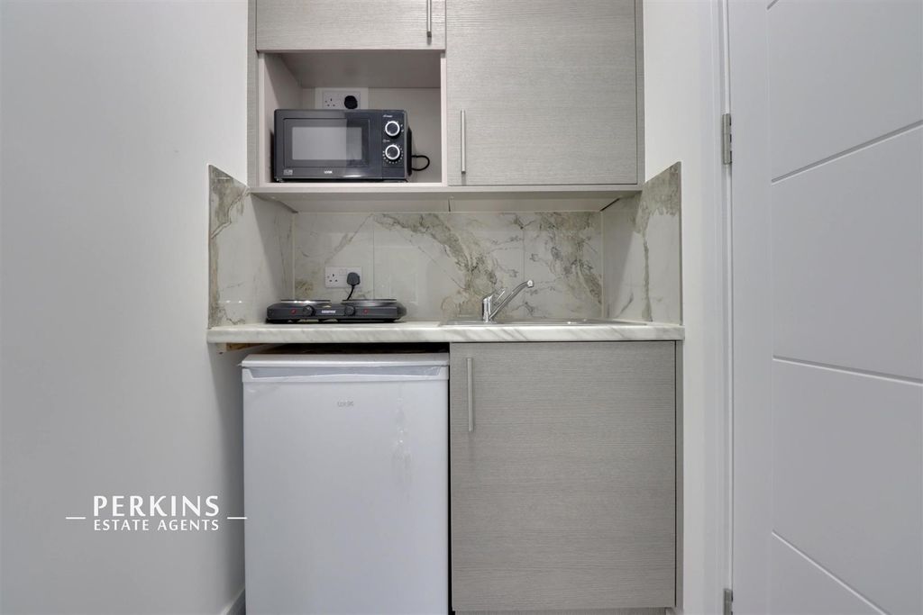Property photo 2 of 5 Kitchenette 2.Jpg