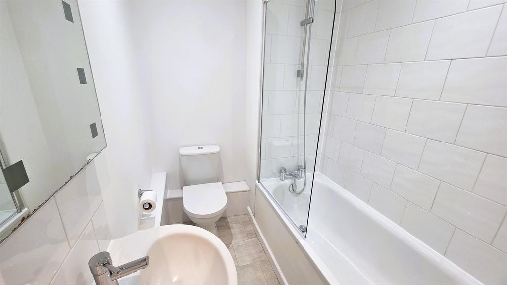 Property photo 3 of 12 Bathroom