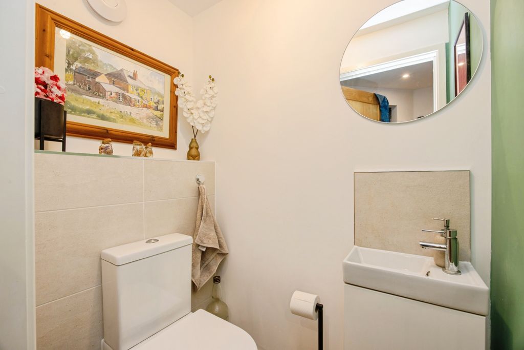 Property photo 3 of 20